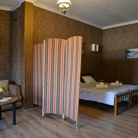 Natia'S Apartment On Dadiani St. Tbilisi ภายนอก รูปภาพ
