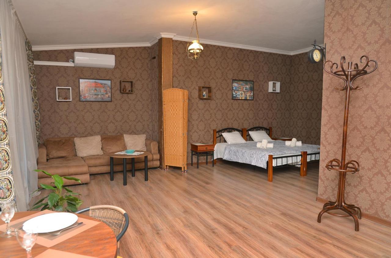 Natia'S Apartment On Dadiani St. Tbilisi ภายนอก รูปภาพ