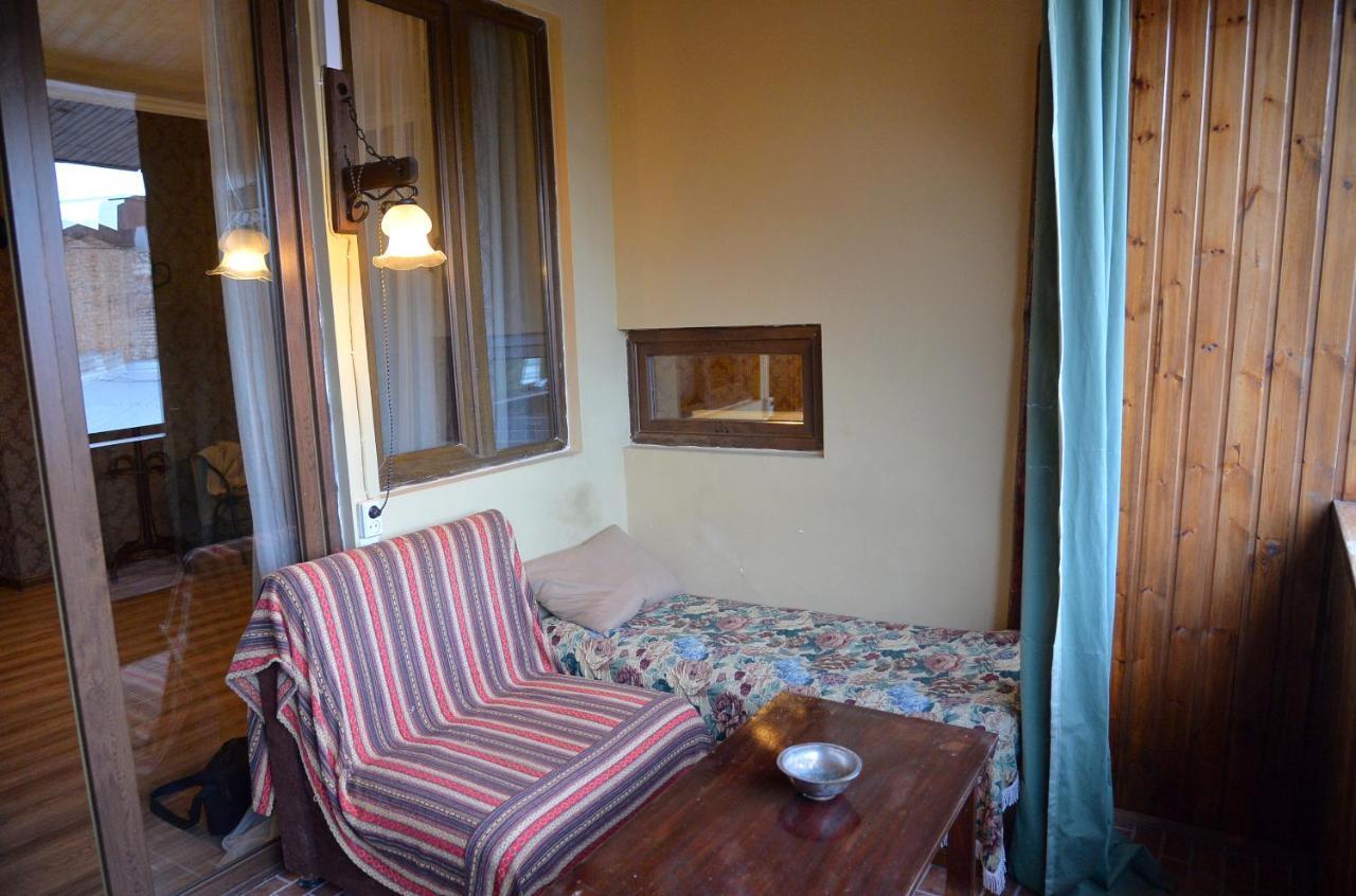 Natia'S Apartment On Dadiani St. Tbilisi ภายนอก รูปภาพ