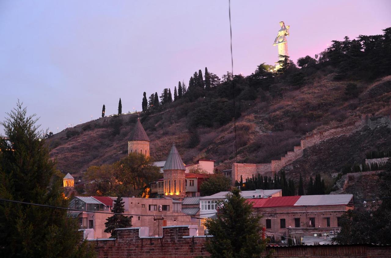 Natia'S Apartment On Dadiani St. Tbilisi ภายนอก รูปภาพ