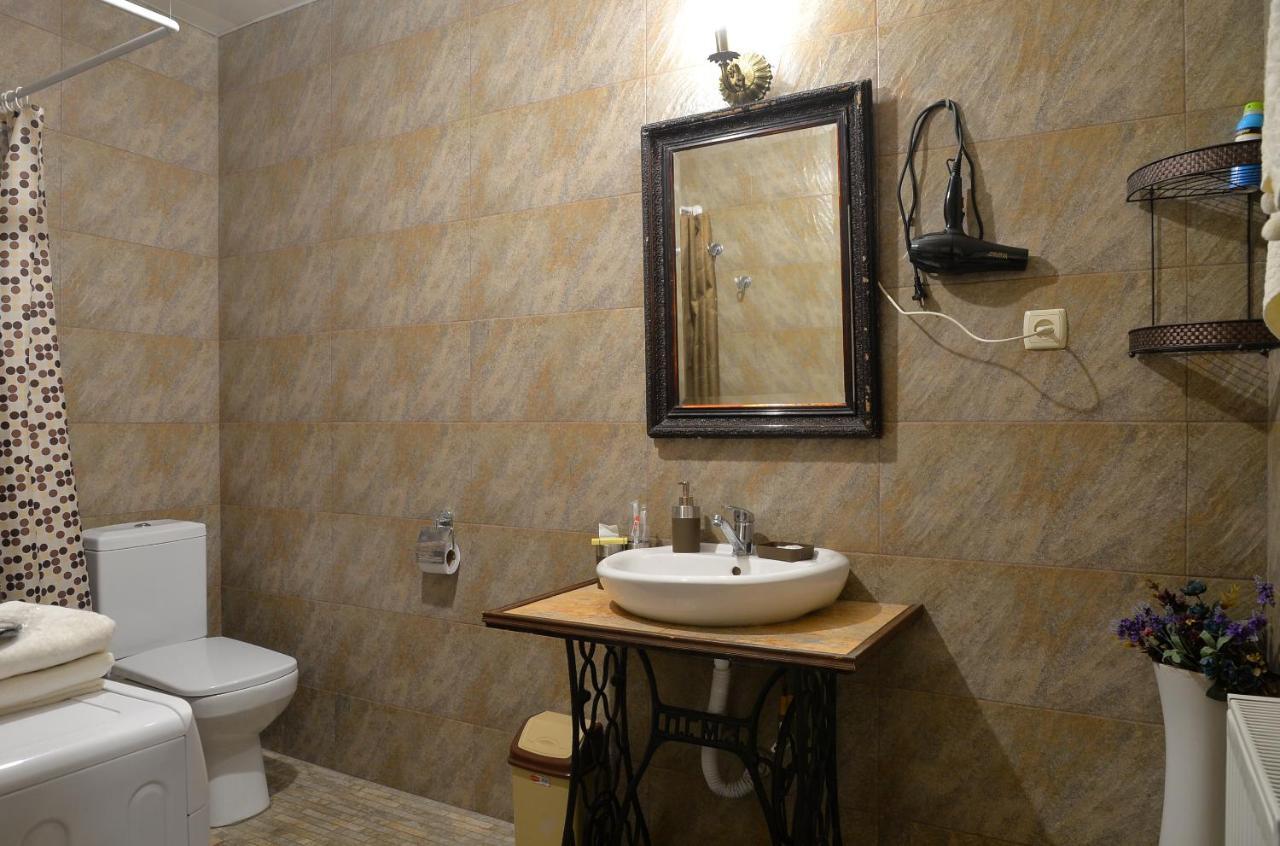 Natia'S Apartment On Dadiani St. Tbilisi ภายนอก รูปภาพ