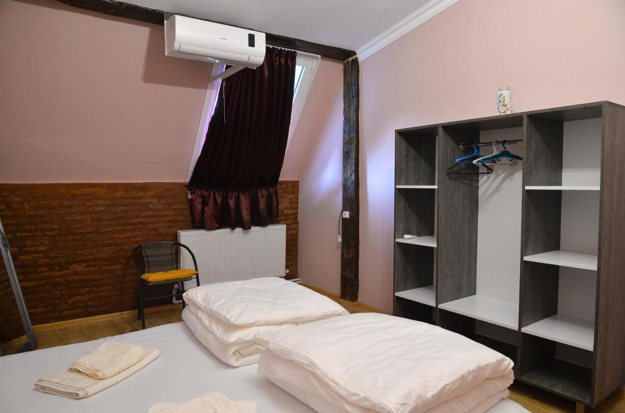 Natia'S Apartment On Dadiani St. Tbilisi ภายนอก รูปภาพ