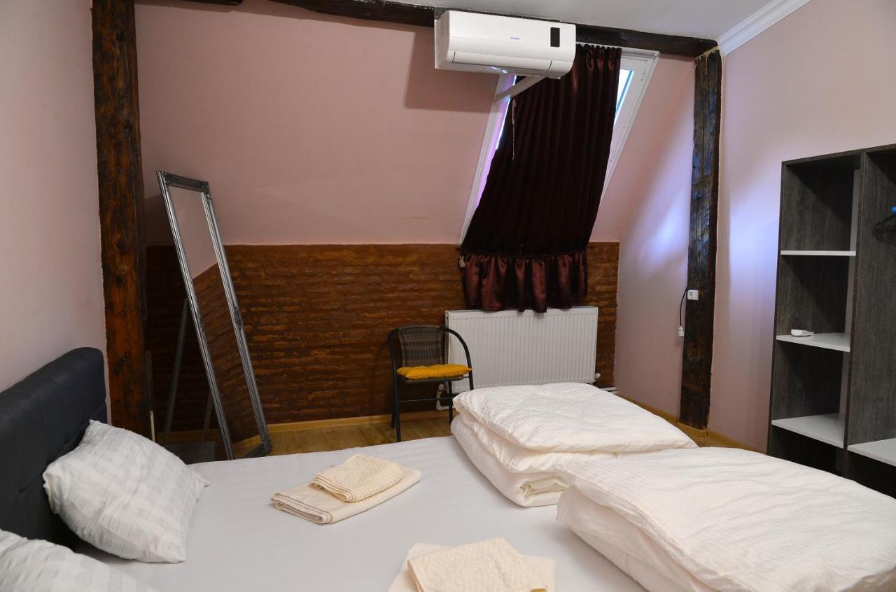 Natia'S Apartment On Dadiani St. Tbilisi ภายนอก รูปภาพ