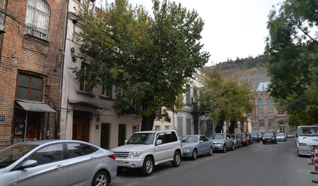 Natia'S Apartment On Dadiani St. Tbilisi ภายนอก รูปภาพ