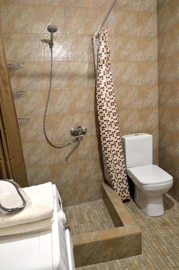 Natia'S Apartment On Dadiani St. Tbilisi ภายนอก รูปภาพ