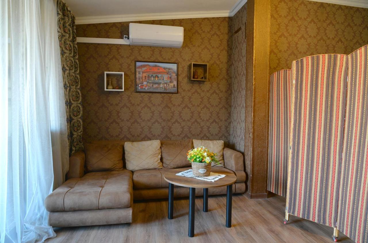 Natia'S Apartment On Dadiani St. Tbilisi ภายนอก รูปภาพ