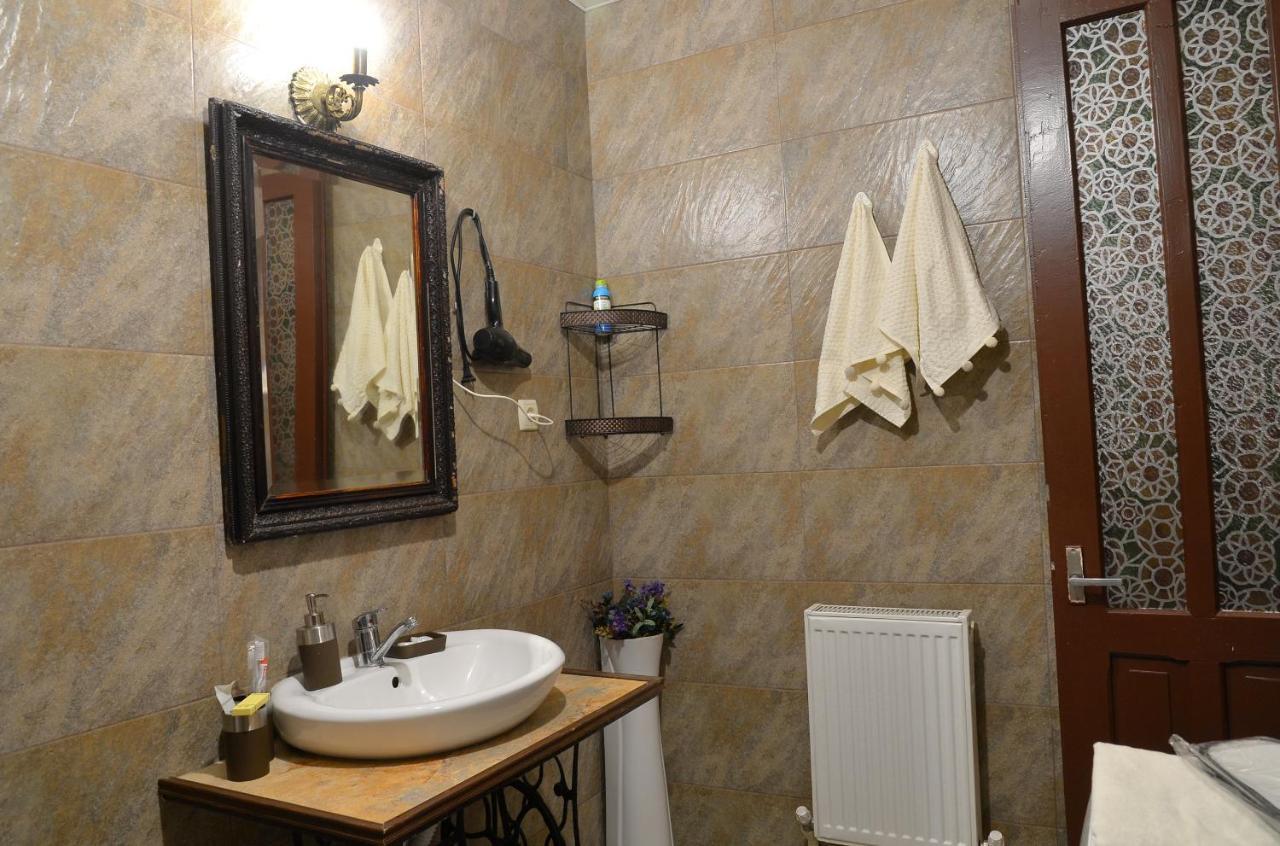 Natia'S Apartment On Dadiani St. Tbilisi ภายนอก รูปภาพ