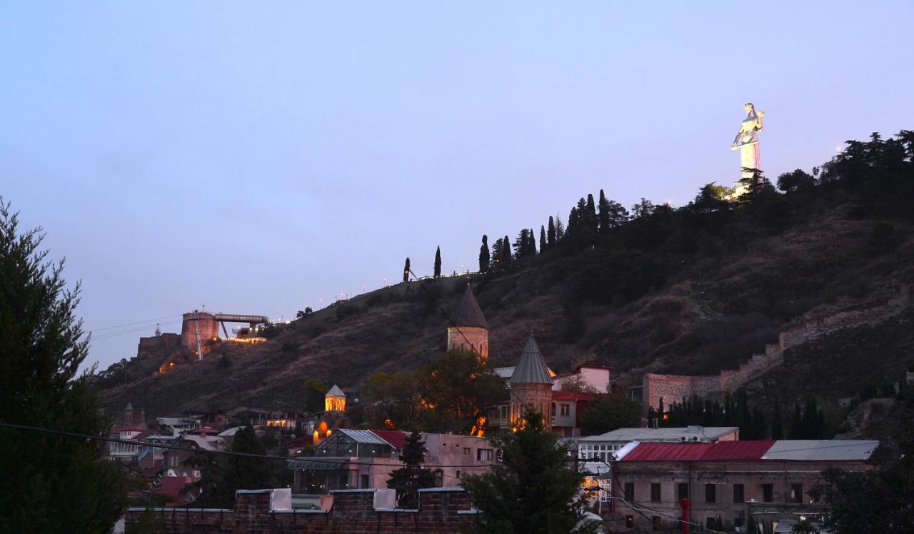 Natia'S Apartment On Dadiani St. Tbilisi ภายนอก รูปภาพ