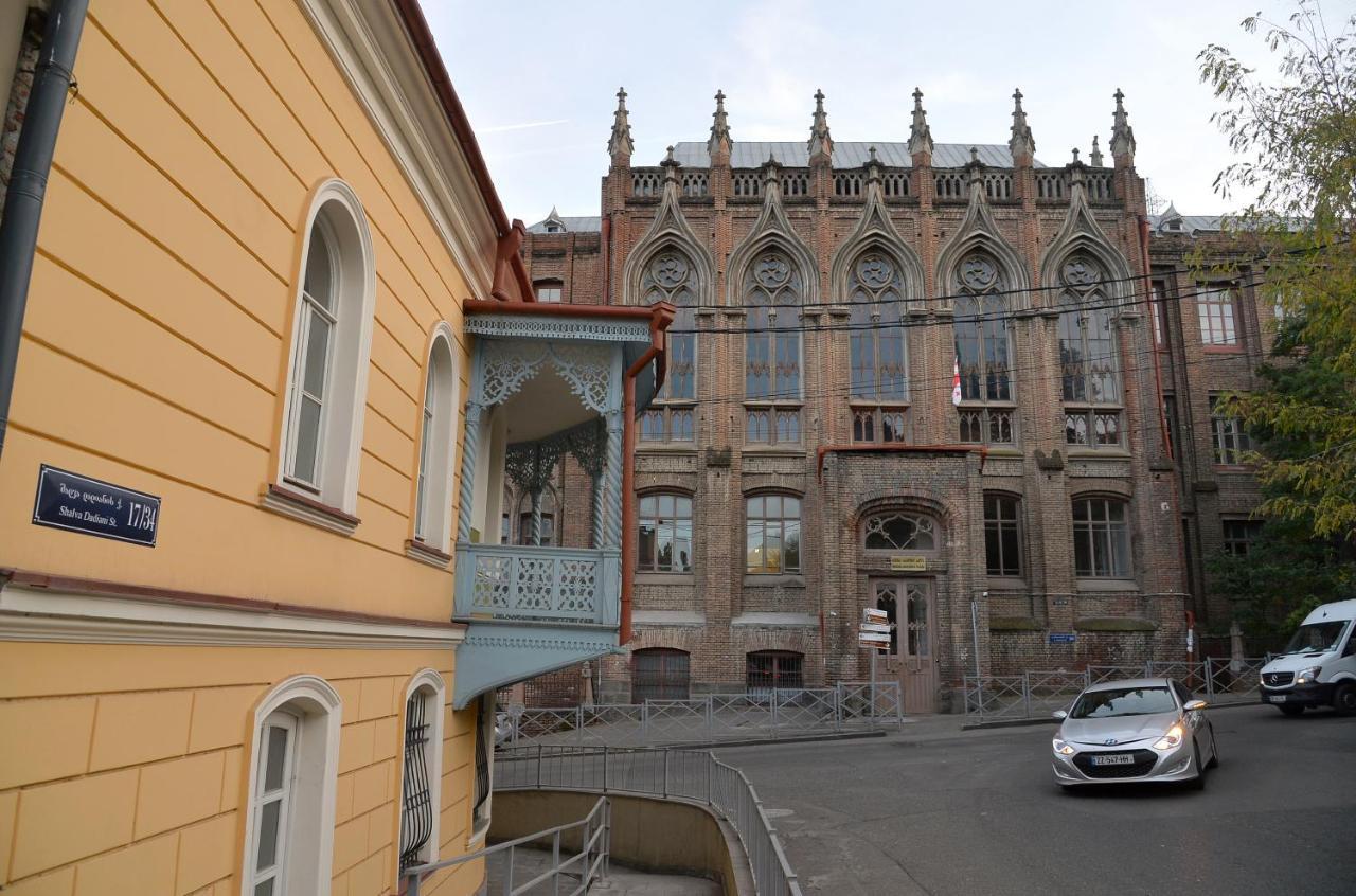 Natia'S Apartment On Dadiani St. Tbilisi ภายนอก รูปภาพ
